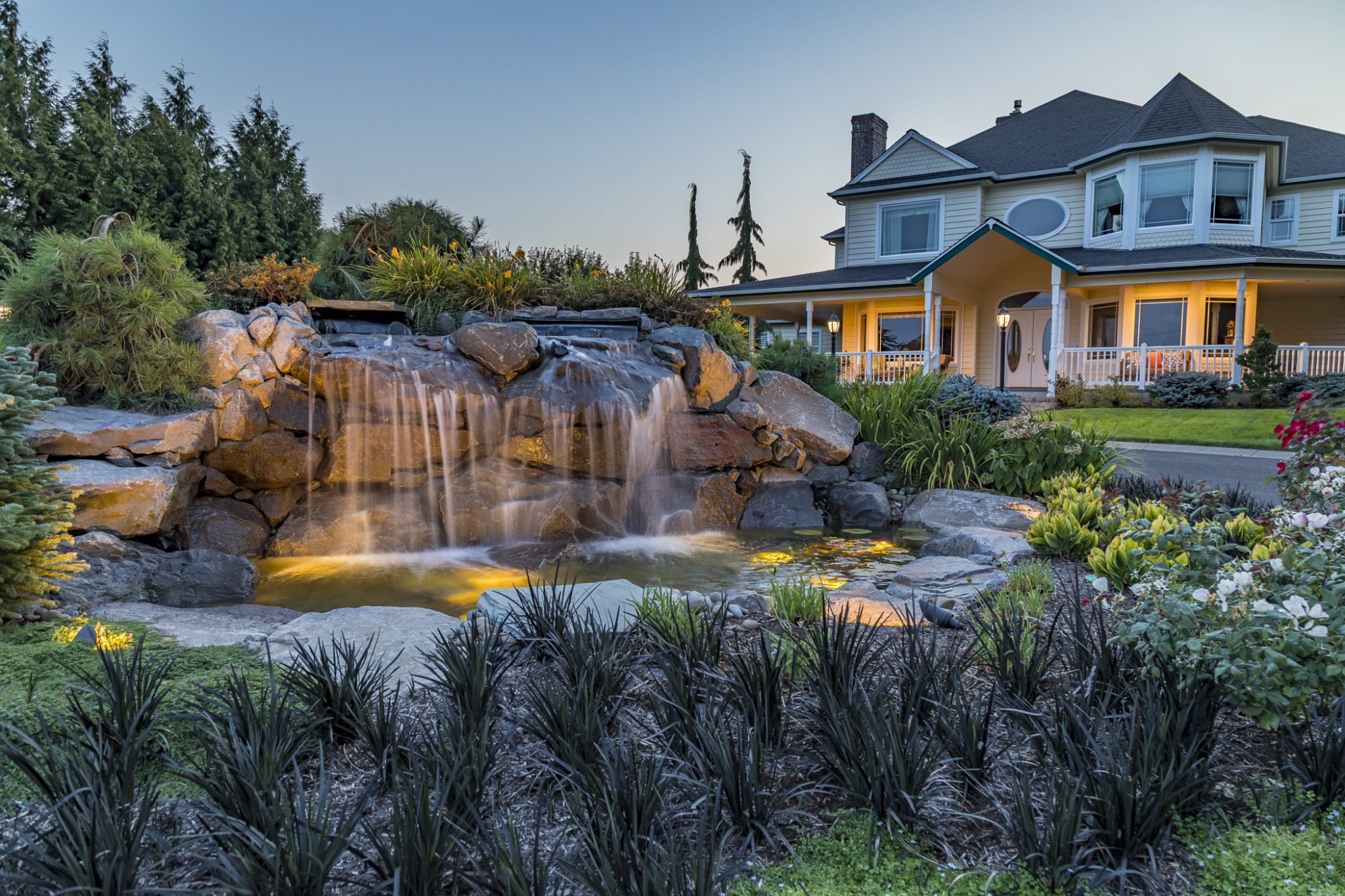 Front yard 360 fountain water feature in Vancouver, WA
