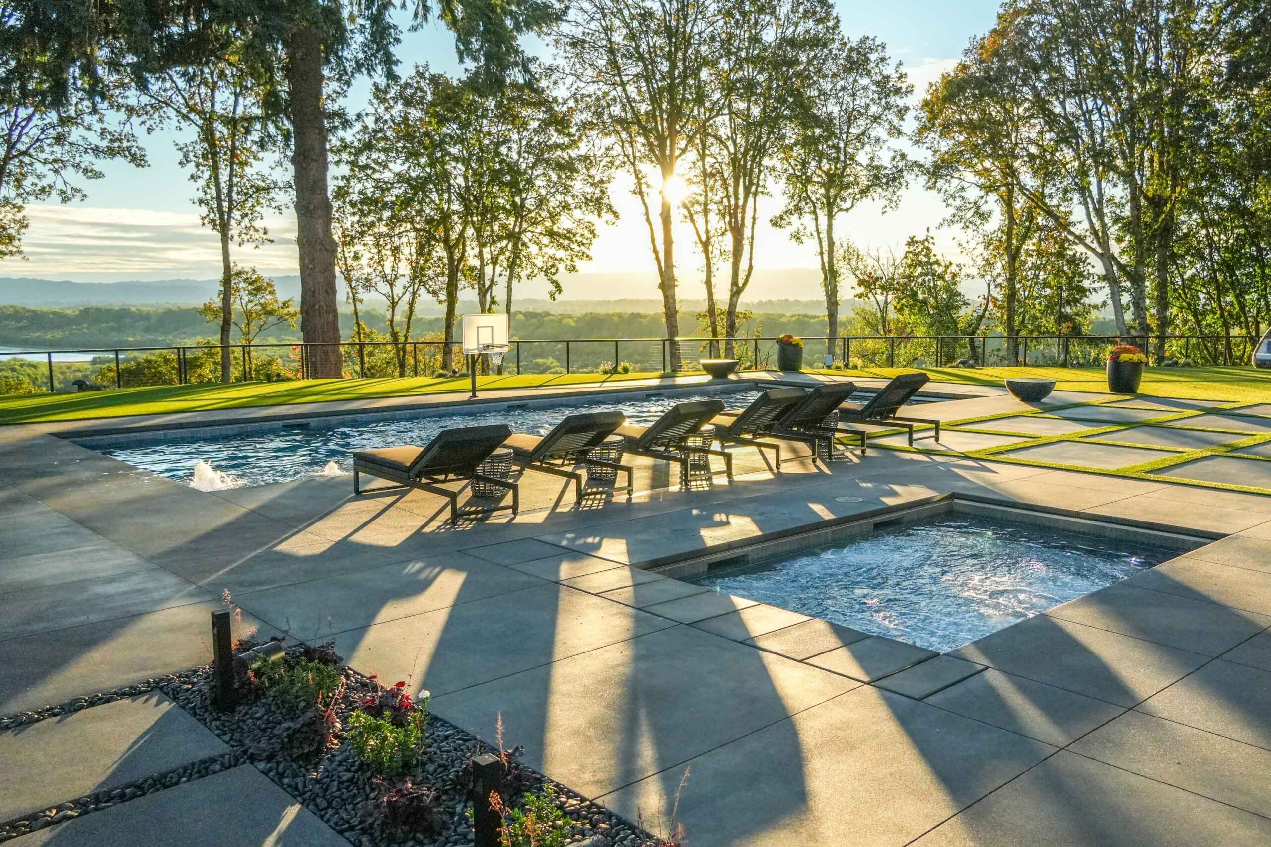 Pool and Hot Tub Backyard in Ridgefield, WA