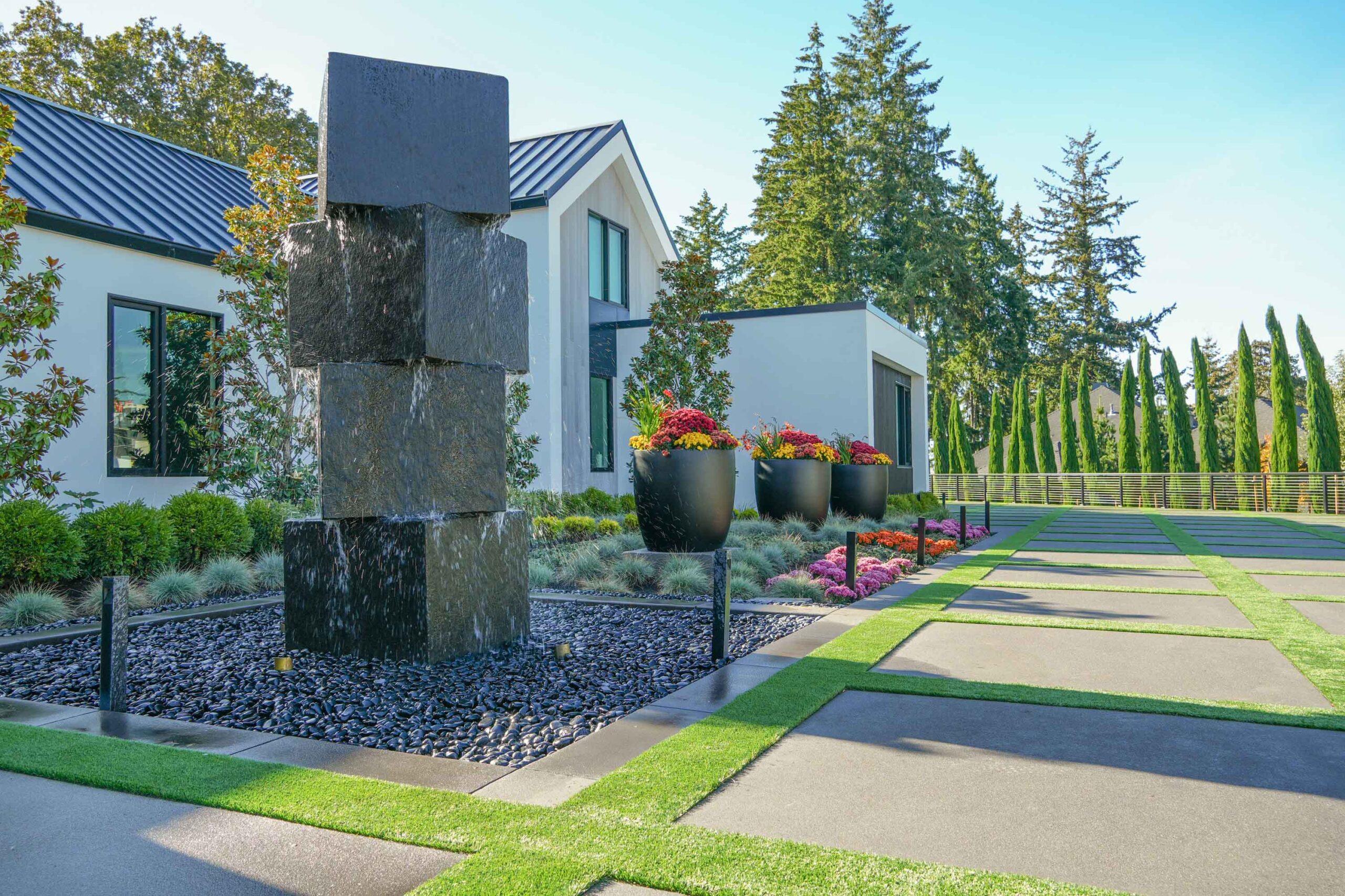 Basalt water feature bubbler in Lake Oswego, OR
